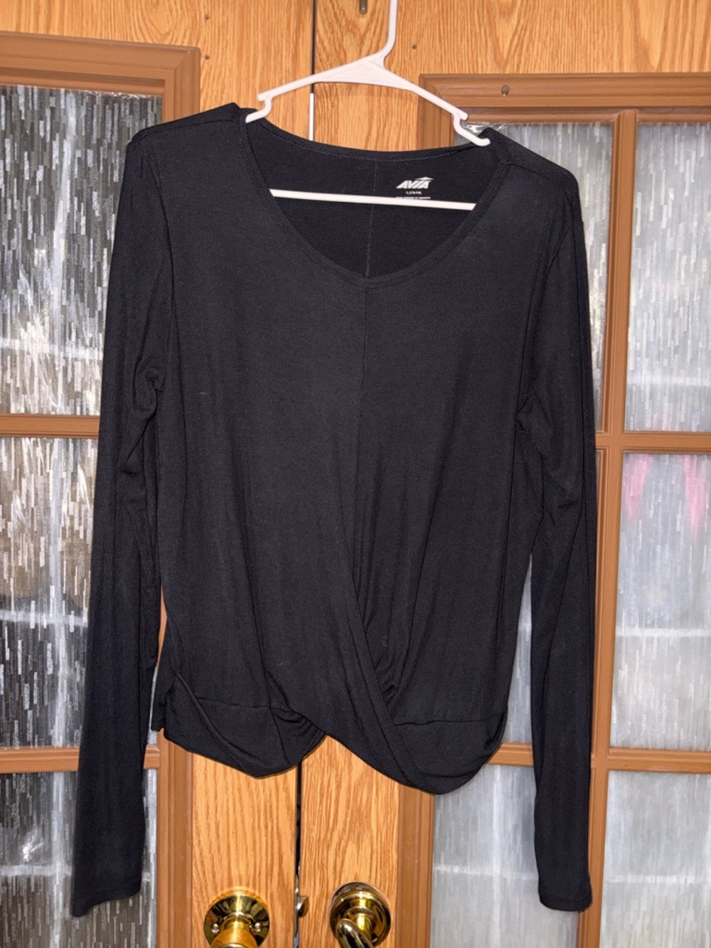 Avia Black Long Sleeve Twist-Hem V-Neck Top
